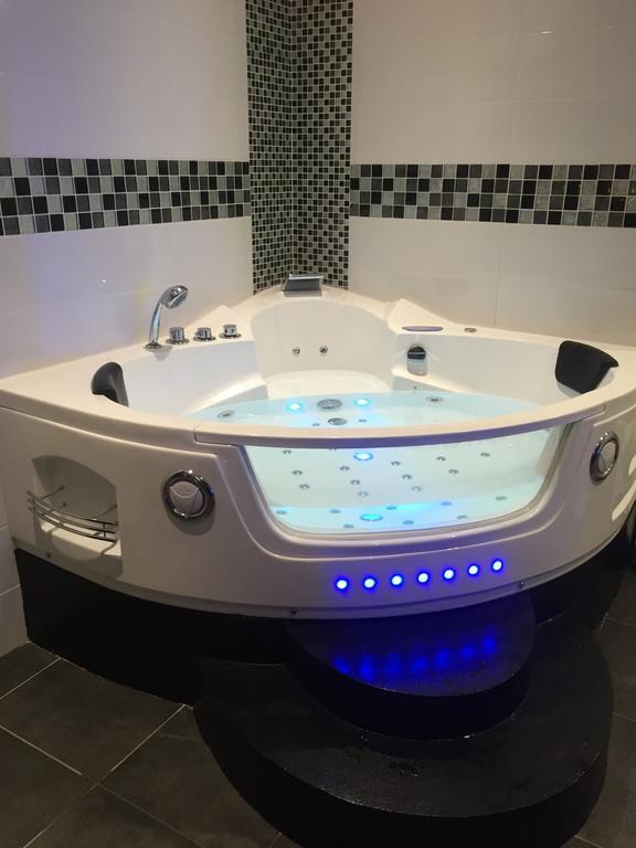 Le Love Spa Ліон Екстер'єр фото