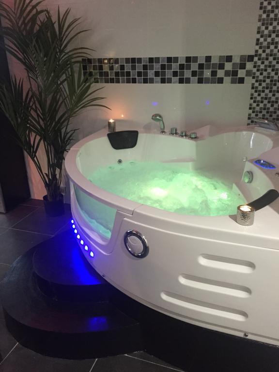 Le Love Spa Ліон Номер фото